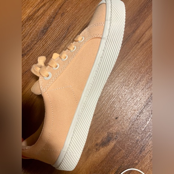 8.5 Cariuma OCA Low Pantone Canvas Contrast Thread Sneaker Peach Fuzz W8.5 M7 🔖 - Picture 6 of 9